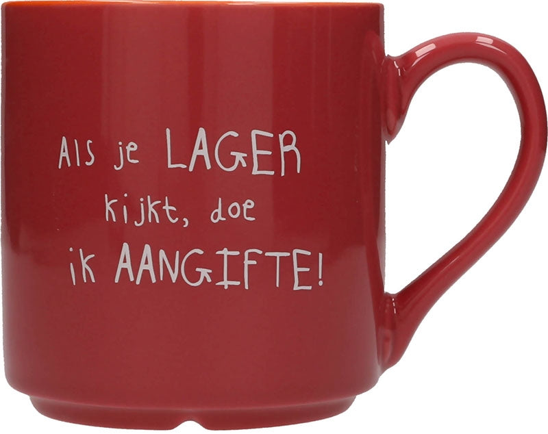 Als je lager kijkt, doe ik aangifte!